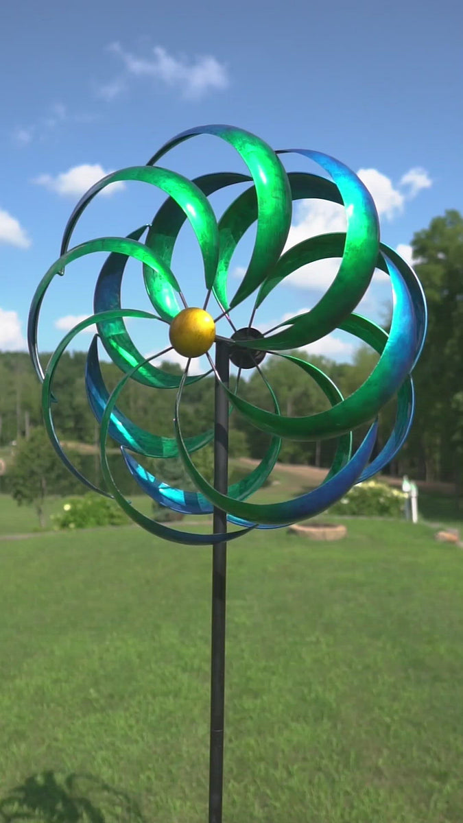 Kinetic Art and Windspinner – Robin's Nest